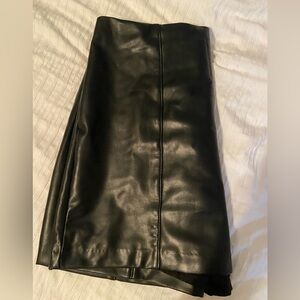 Abercrombie vegan leather skort size medium